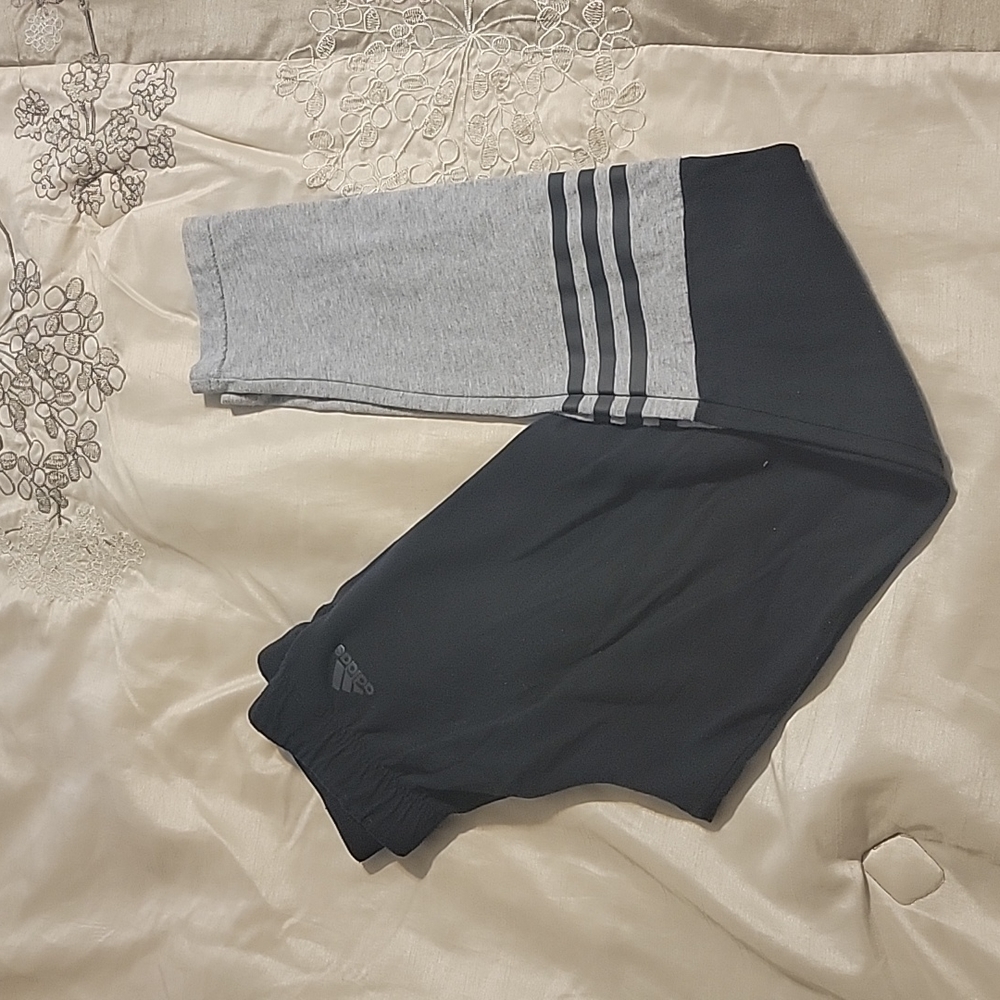 Adidas leggings